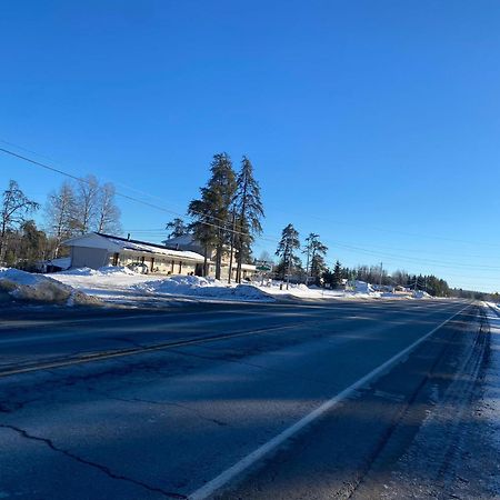 Pine Ridge Motel Timmins Bagian luar foto