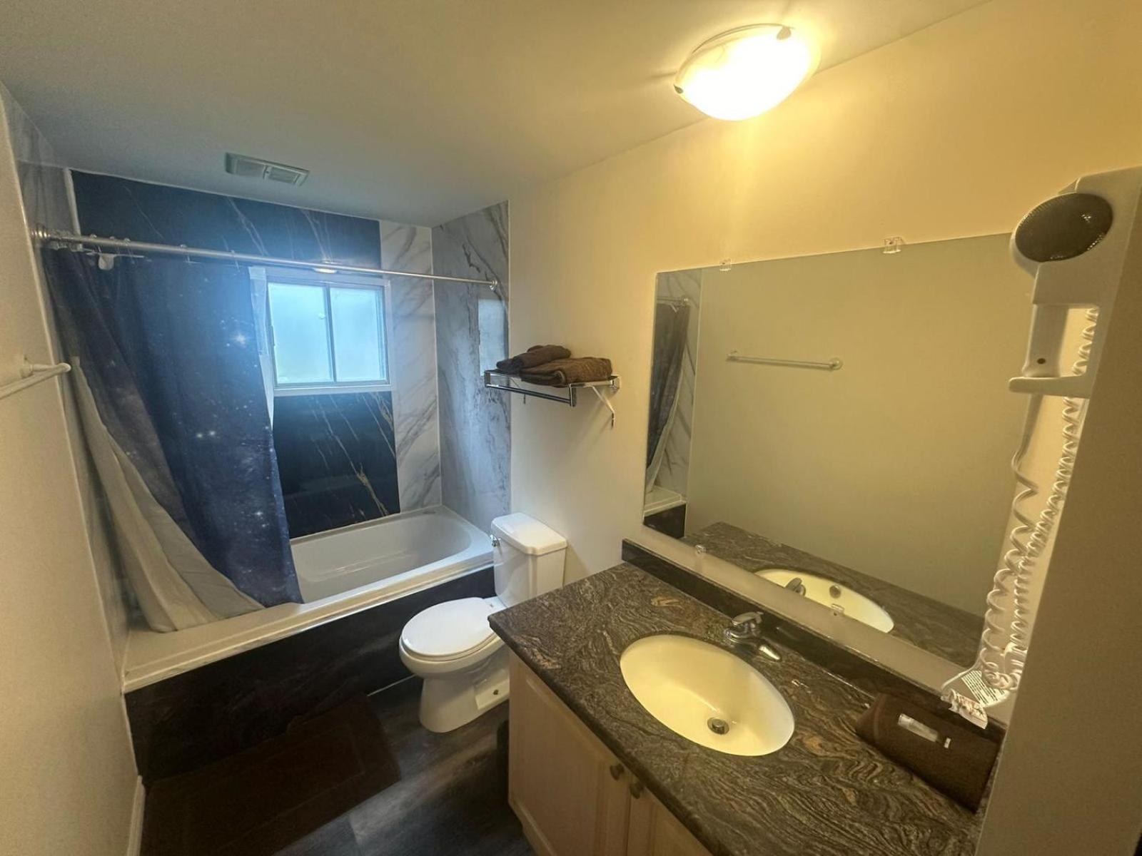 Pine Ridge Motel Timmins Bagian luar foto
