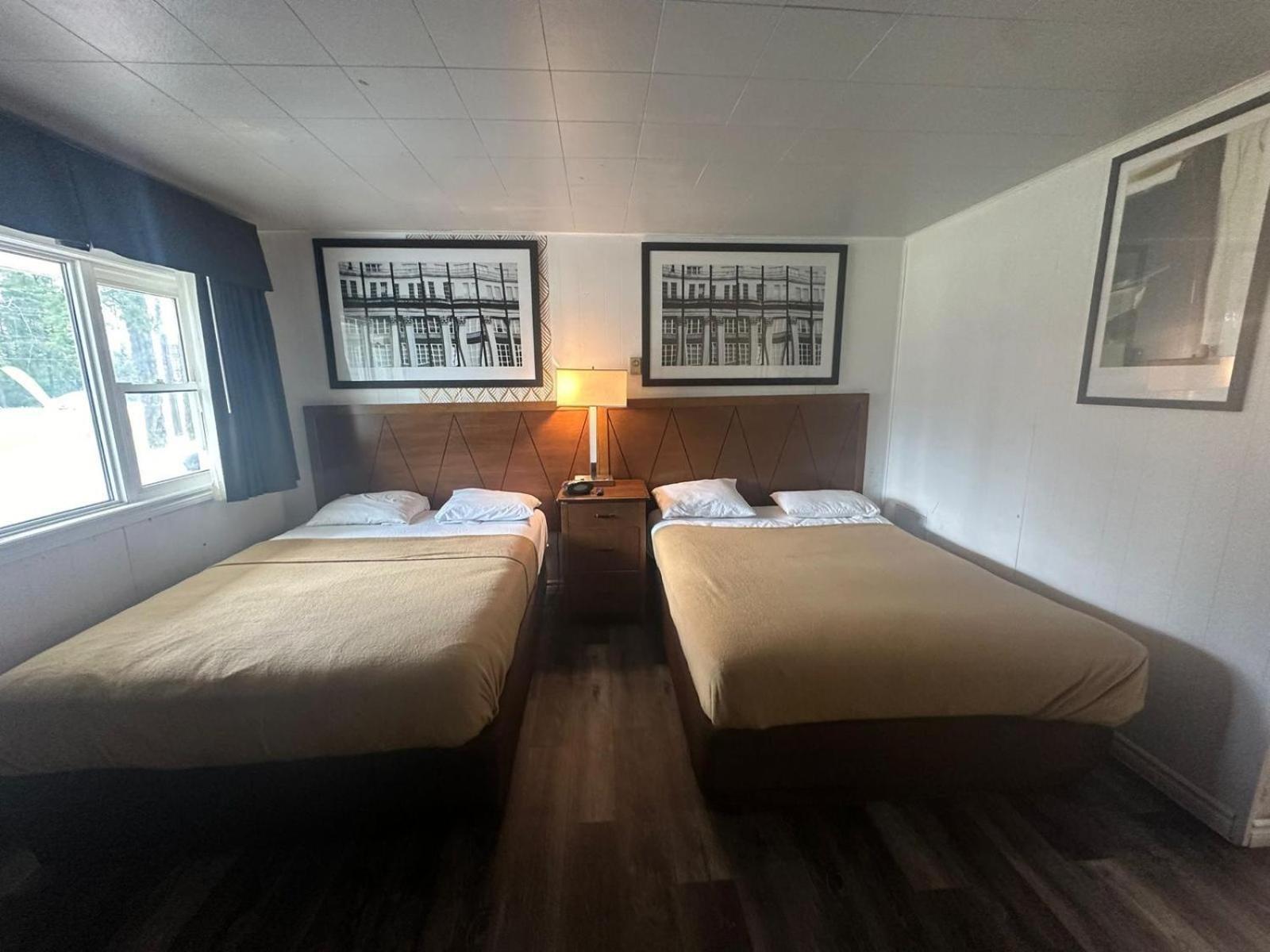 Pine Ridge Motel Timmins Bagian luar foto