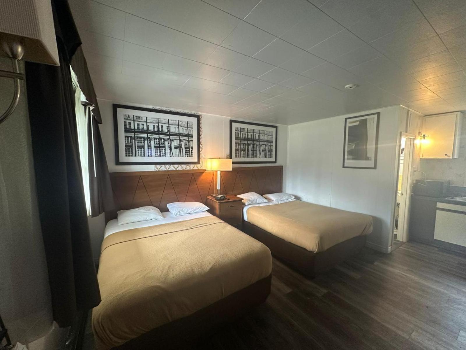 Pine Ridge Motel Timmins Bagian luar foto