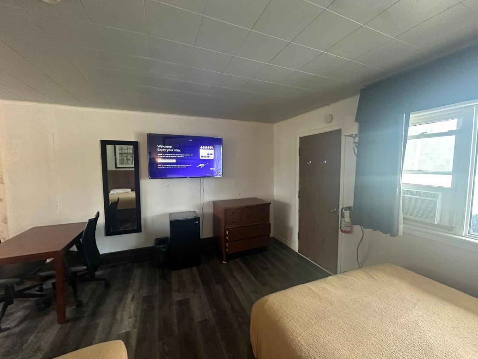 Pine Ridge Motel Timmins Bagian luar foto