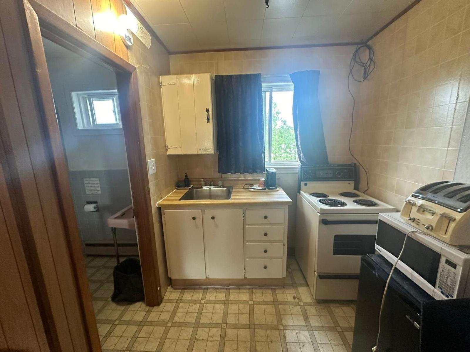 Pine Ridge Motel Timmins Bagian luar foto