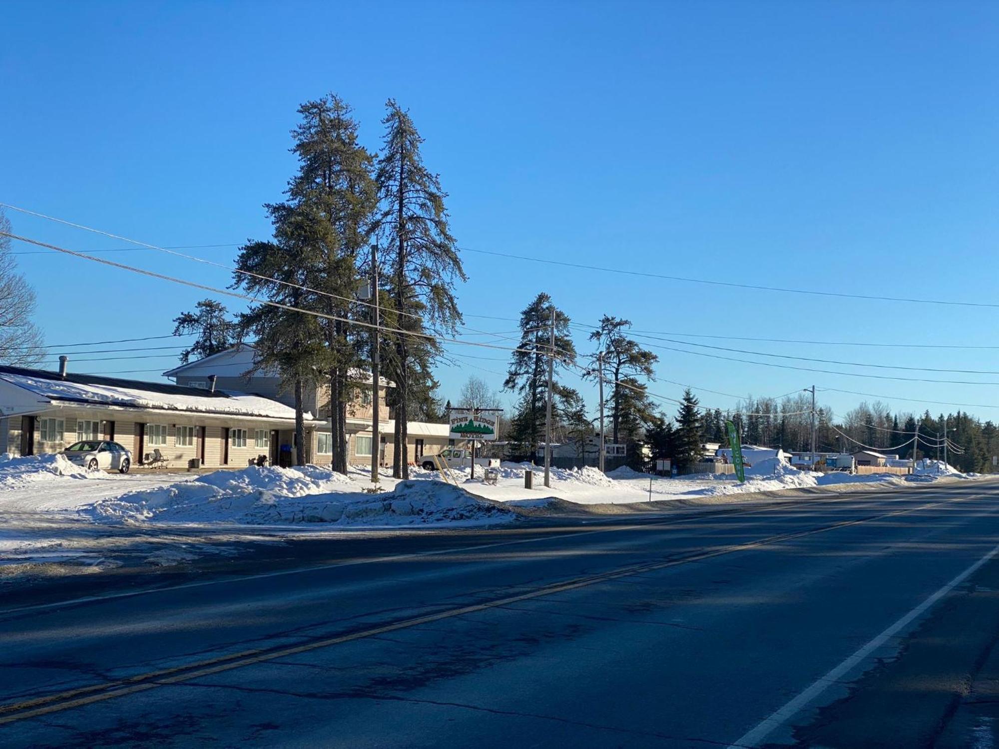 Pine Ridge Motel Timmins Bagian luar foto