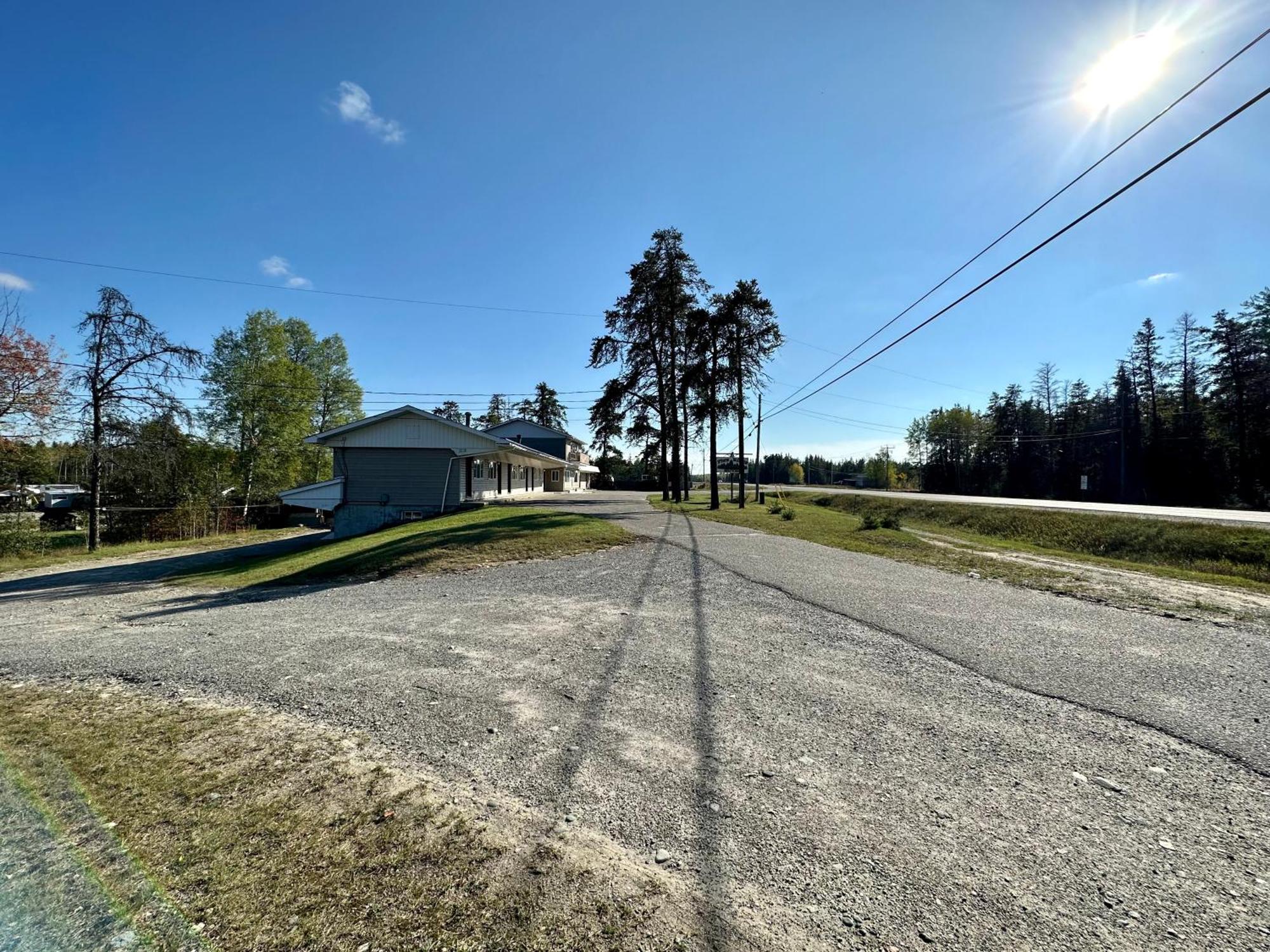 Pine Ridge Motel Timmins Bagian luar foto