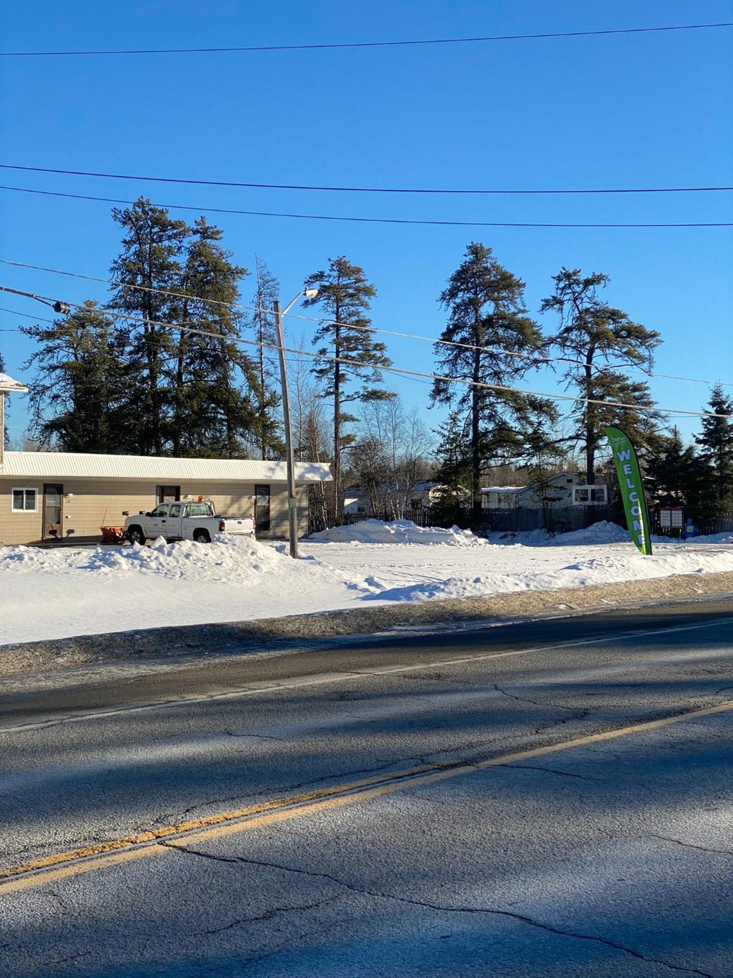 Pine Ridge Motel Timmins Bagian luar foto