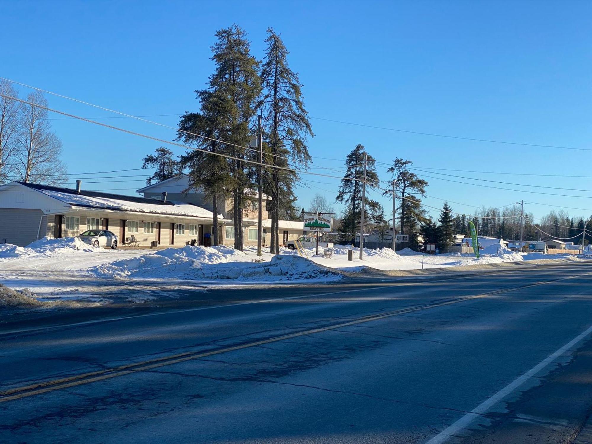 Pine Ridge Motel Timmins Bagian luar foto